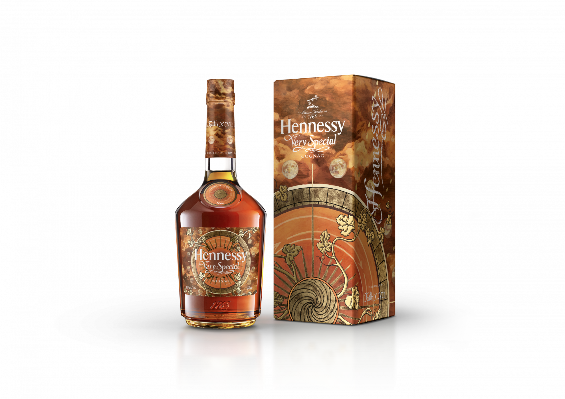 Hennessy VS Limited Edition by Faith XLVII – Packshot GB with reflection-png